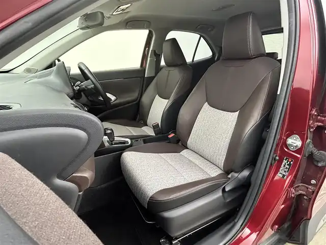 トヨタ ヤリスクロス Z 岡山県 2020(令2)年 3.8万km センシュアルレッドマイカ 純正8インチディスプレイオーディオ/Bluetooth/USB/AppleCarPlay/バックカメラ/ハーフレザーシート /シートヒーター /セーフティセンス /・プリクラッシュセーフティ/・レーンキープアシスト/・オートハイビーム /レーダークルーズコントロール/パワーシート /社外ドライブレコーダー/純正フロアマット/レベライザー/LEDライト/オートライト /プッシュスタート /スマートキー