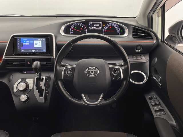 トヨタ シエンタ G クエロ 宮崎県 2019(令1)年 3.5万km ホワイトパールクリスタルシャイン 禁煙車/ワンオーナー/トヨタセーフティセンス/社外SDナビTV/(フルセグTV/CD/DVD/Bluetooth)/社外リアフリップダウンモニター/社外バックカメラ/社外前後ドライブレコーダー/純正LEDオートライト/純正LEDフォグランプ/純正フロアマット/コーナーセンサー/両側電動スライドドア/オートマチックハイビーム/ステアリングスイッチ/ハーフレザーシート/ETC/スマートキー/プッシュエンジンスタート