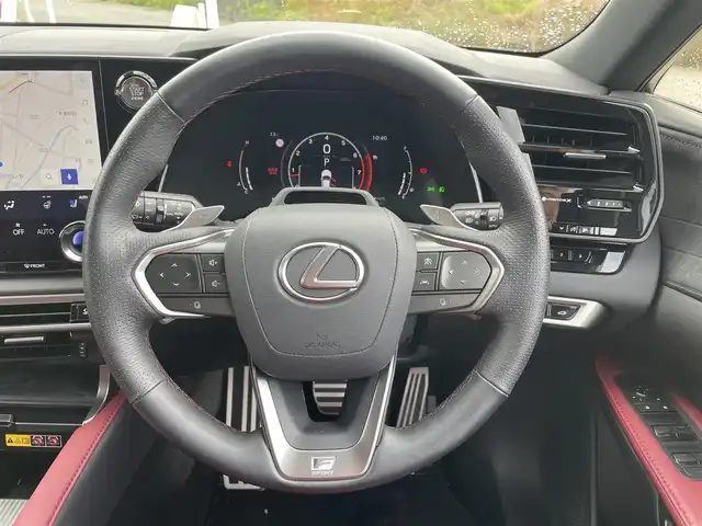レクサス ＲＸ 350 Fスポーツ 富山県 2024(令6)年 0.9万km グラファイトブラックガラスフレーク パノラミックビューモニター／赤レザーシート／メーカーナビ／フルセグＴＶ／Ｂｌｕｅｔｏｏｔｈ／レーダークルコン／ブラインドスポットモニター／パワーバックドア／全席シートヒータ／全席エアシート／