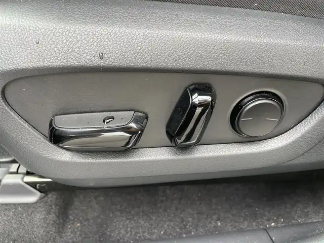 レクサス ＲＸ 350 Fスポーツ 富山県 2024(令6)年 0.9万km グラファイトブラックガラスフレーク パノラミックビューモニター／赤レザーシート／メーカーナビ／フルセグＴＶ／Ｂｌｕｅｔｏｏｔｈ／レーダークルコン／ブラインドスポットモニター／パワーバックドア／全席シートヒータ／全席エアシート／