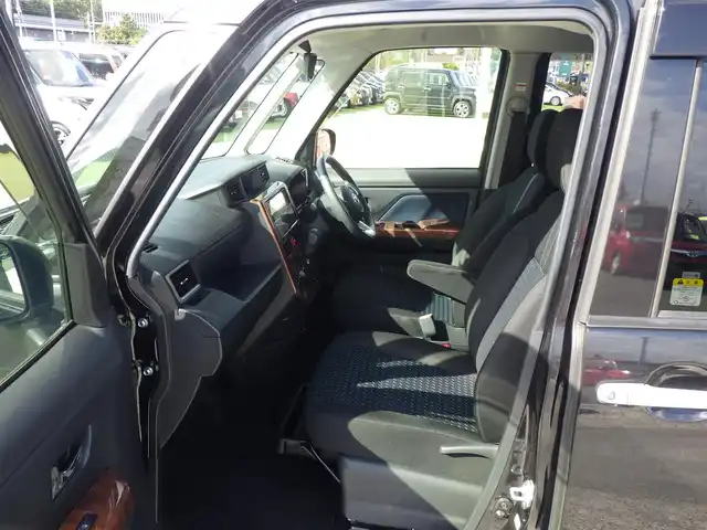 トヨタ ルーミー カスタムG－T 千葉県 2020(令2)年 3.8万km ブラックマイカメタリック スマートアシストIII/レーダークルーズコントロール/エコアイドル/両側パワースライドドア/純正SDナビ/地デジTV/【DVD/CD再生機能　Bluetooth接続】/パノラマモニター/ドライブレコーダー（前後撮影）/前席シートヒーター/革巻きステアリング/ステアリングスイッチ/ETC（2.0）/LEDヘッドライト/フォグライト/ウインカーミラー/コーナーセンサー/純正15インチアルミホイル/キーフリーシステム