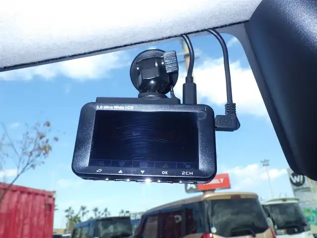 トヨタ ルーミー カスタムG－T 千葉県 2020(令2)年 3.8万km ブラックマイカメタリック スマートアシストIII/レーダークルーズコントロール/エコアイドル/両側パワースライドドア/純正SDナビ/地デジTV/【DVD/CD再生機能　Bluetooth接続】/パノラマモニター/ドライブレコーダー（前後撮影）/前席シートヒーター/革巻きステアリング/ステアリングスイッチ/ETC（2.0）/LEDヘッドライト/フォグライト/ウインカーミラー/コーナーセンサー/純正15インチアルミホイル/キーフリーシステム