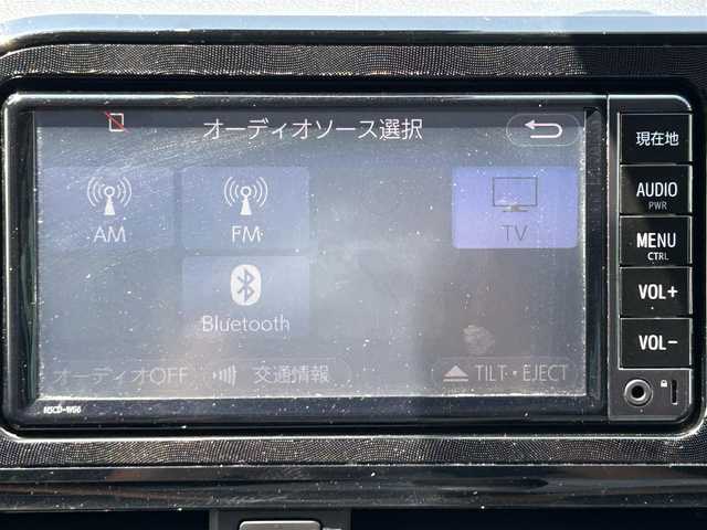 トヨタ シエンタ X 和歌山県 2018(平30)年 3.7万km ラディアントグリーンM 後期型/純正ナビ/バックカメラ/パワースライドドア/ステアリングスイッチ/オートハイビーム/レーンキープアシスト/コーナーセンサー/アイドリングストップ/電格ミラー/社外シートカバー/トヨタセーフティセンス