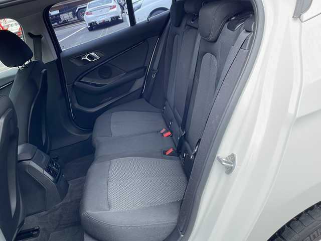 ＢＭＷ ＢＭＷ １１８ｉ プレイ 徳島県 2021(令3)年 2.5万km アルピンホワイトⅢ 衝突軽減ブレーキ/レーダークルーズコントロール/純正メーカーナビ/(Bluetooth/USB/FM/AM)/バックカメラ/置くだけ充電/パワーシート/シートメモリー/パワーバックドア/ETC2.0/スマートキー/スペアキー