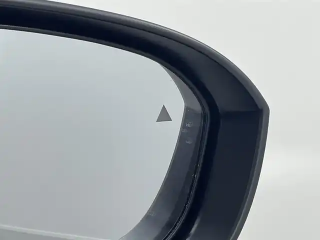 日産 エクストレイル G e－4ORCE 埼玉県 2024(令6)年 0.1万km ブリリアントホワイトパール ガラスルーフ　純正12.3型コネクトナビ　プロパイロット　全方位カメラ　デジタルインナーミラー　BSM　HUD　ワイヤレス充電　レザーシート　パワーシート　温シート　電動リアゲート　ハンドルヒーター