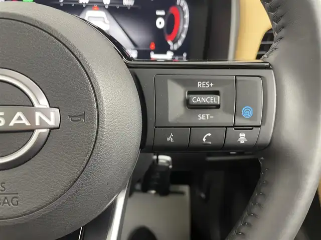 日産 エクストレイル G e－4ORCE 埼玉県 2024(令6)年 0.1万km ブリリアントホワイトパール ガラスルーフ　純正12.3型コネクトナビ　プロパイロット　全方位カメラ　デジタルインナーミラー　BSM　HUD　ワイヤレス充電　レザーシート　パワーシート　温シート　電動リアゲート　ハンドルヒーター