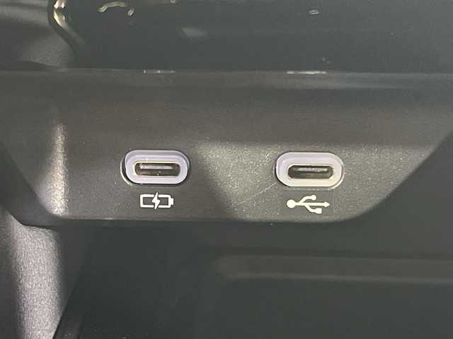 トヨタ アルファード Z 神奈川県 2025(令7)年 0.6万km プラチナホワイトパールマイカ ワンオーナー車/純正ナビ付ディスプレイオーディオ/Bluetooth・AM・FM・フルセグTV・HDMI・AppleCarPlay・AndroidAuto・Miracast/パノラミックビューモニター/モデリスタフルエアロ/両側パワースライドドア/トヨタセーフティセンス/クルーズコントロール/ブラインドスポットモニター/前側シートヒーター/前側パワーシート/運転席シートメモリー/ビルトインETC2.0/前後ドライブレコーダー/純正フロアマット/ステアリングスイッチ/パワーバックドア/デジタルインナーミラー/電動パーキングブレーキ/ブレーキオートホールド/プッシュスタート/スマートキー/スペアキー1本/取扱説明書/保証書/AC100V/置くだけ充電/パワーオットマン/キャプテンシート/LED3眼ヘッドライト/オートマチックアダプティブハイビーム/純正18インチアルミホイール/電動格納ミラー/プリクラッシュセーフティシステム/レーントレーシングアシスト/プロアクティブドライビングアシスト/ドライバー異常時対応システム