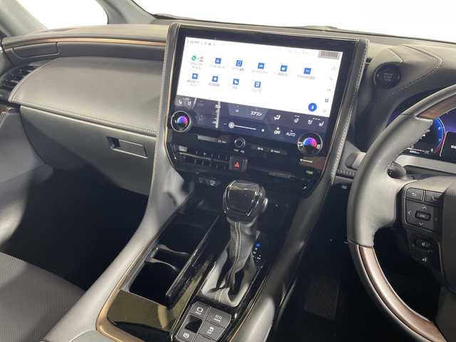 トヨタ アルファード Z 神奈川県 2025(令7)年 0.6万km プラチナホワイトパールマイカ ワンオーナー車/純正ナビ付ディスプレイオーディオ/Bluetooth・AM・FM・フルセグTV・HDMI・AppleCarPlay・AndroidAuto・Miracast/パノラミックビューモニター/モデリスタフルエアロ/両側パワースライドドア/トヨタセーフティセンス/クルーズコントロール/ブラインドスポットモニター/前側シートヒーター/前側パワーシート/運転席シートメモリー/ビルトインETC2.0/前後ドライブレコーダー/純正フロアマット/ステアリングスイッチ/パワーバックドア/デジタルインナーミラー/電動パーキングブレーキ/ブレーキオートホールド/プッシュスタート/スマートキー/スペアキー1本/取扱説明書/保証書/AC100V/置くだけ充電/パワーオットマン/キャプテンシート/LED3眼ヘッドライト/オートマチックアダプティブハイビーム/純正18インチアルミホイール/電動格納ミラー/プリクラッシュセーフティシステム/レーントレーシングアシスト/プロアクティブドライビングアシスト/ドライバー異常時対応システム