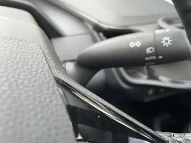 トヨタ プリウス Z 長崎県 2023(令5)年 1.3万km グレー ワンオーナー/純正12.3型ナビ/（フルセグ・BT・USB・HDMI・Miracast）/パノラミックビューモニター/AC100V/アドバンスドパーク/運転席パワーシート/前席シートヒーター/前席シートベンチレーション/運転席シートメモリー/デジタルインナーミラー/トヨタセーフティーセンス/ブラインドスポットモニター/レーンキープアシスト/レーダークルーズコントロール/ETC2.0/パワーバックドア/ドライブレコーダー/オートハイビーム/オートライト/置くだけ充電/ステアリングヒーター
