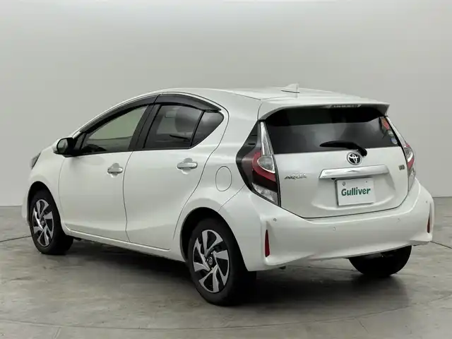 トヨタ アクア S スタイルブラック 福岡県 2021(令3)年 3.4万km ホワイトパールクリスタルシャイン 純正ナビ　/ＥＴＣ　/全方位カメラ　/前後ドライブレコーダー　/前席シートヒーター　/衝突被害軽減システム　/レーンキープ　/横滑り防止装置　/ナノイー　/オートライト　/ＬＥＤヘッドライト　/オートマチックハイビーム/フロントバンパーガーニッシュ