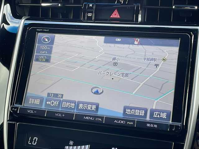 トヨタ ハリアー エレガンス 山口県 2015(平27)年 5.5万km ホワイトパールクリスタルシャイン 純正SDナビ【NSZT-Y64T】/CD/DVD/USB/HDMI/AM/FM/Bluetooth/フルセグテレビ/バックカメラ/ETC/純正フロアマット/19インチアルミホイール/本革巻き3本スポークステアリングホイール/ステアリングスイッチ/防眩インナーミラー/ハーフレザーシート/パワーシート/電動格納ウインカーミラー/LEDヘッドランプ/フォグランプ/オートライト/追従有クルーズコントロール/アイドリングストップ/スマートキー・スペアキー有/プッシュアップスタート/プリクラッシュセーフティシステム/クリアランスソナー＆バックソナー/盗難防止装置/ダブルサイドカーテンエアバッグ/取り扱い説明書/保証書/記録簿
