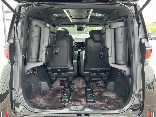 トヨタ ヴェルファイア ハイブリット エグゼクティブ ラウンジ 山形県 2024(令6)年 1.1万km ブラック 4WD/ツインムーンルーフ/モデリスタエアロ(F/S/R)/モデリスタスポーツマフラー/純正14インチディスプレイオーディオ/ Bluetooth/フルセグ/AppleCar/AndroidAuto/ USB/HDMI/JBL15スピーカープレミアムサウンド/純正14インチリアエンターテイメントシステム/パノラミックビューモニター/両側パワースライドドア/トヨタチームメイト/トヨタセーフティセンス/・レーンキープアシスト/・プリクラッシュセーフティ/・ハイビームアシスト/・レーダークルーズコントロール/プロアクティブドライビングアシスト/緊急時操舵支援/ブラインドスポットモニター/プレミアムナッパ本革シート/N席・後席電動オットマン/DN席・後席シートヒーター/エアシート/電動パーキングブレーキ/電動格納式テーブル/置くだけ充電/デジタルインナーミラー/スペアキーあり/パドルシフト/ETC2.0/ドライブレコーダー