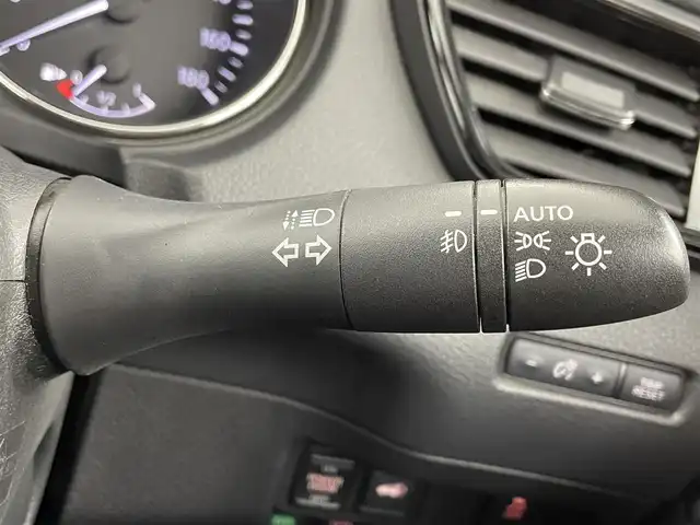 日産 エクストレイル 20Xi 大阪府 2022(令4)年 6.7万km シャイニングブルー プロパイロット/インテリジェントエマージェンシーブレーキ/車線逸脱防止支援システム/純正ナビ/　CD/DVD/BT/フルセグTV/インテリジェントアラウンドビューモニター/パワーバックドア/アダプティブクルーズコントロール/LEDヘッドライト/レザーシート/前席パワーシート/全席シートヒーター/社外17インチアルミホイール/ルーフレール/インテリジェントルームミラー/スマートキー/ETC/電動パーキングブレーキ/オートブレーキホールド/アイドリングストップ/フロアマット/電動格納ミラー