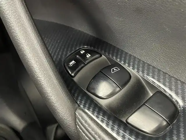 日産 エクストレイル 20Xi 大阪府 2022(令4)年 6.7万km シャイニングブルー プロパイロット/インテリジェントエマージェンシーブレーキ/車線逸脱防止支援システム/純正ナビ/　CD/DVD/BT/フルセグTV/インテリジェントアラウンドビューモニター/パワーバックドア/アダプティブクルーズコントロール/LEDヘッドライト/レザーシート/前席パワーシート/全席シートヒーター/社外17インチアルミホイール/ルーフレール/インテリジェントルームミラー/スマートキー/ETC/電動パーキングブレーキ/オートブレーキホールド/アイドリングストップ/フロアマット/電動格納ミラー