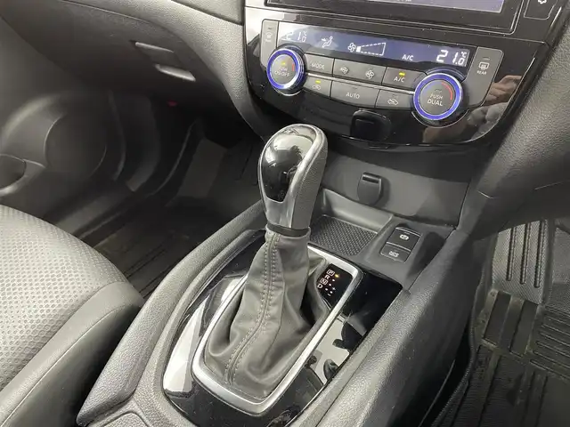 日産 エクストレイル 20Xi 大阪府 2022(令4)年 6.7万km シャイニングブルー プロパイロット/インテリジェントエマージェンシーブレーキ/車線逸脱防止支援システム/純正ナビ/　CD/DVD/BT/フルセグTV/インテリジェントアラウンドビューモニター/パワーバックドア/アダプティブクルーズコントロール/LEDヘッドライト/レザーシート/前席パワーシート/全席シートヒーター/社外17インチアルミホイール/ルーフレール/インテリジェントルームミラー/スマートキー/ETC/電動パーキングブレーキ/オートブレーキホールド/アイドリングストップ/フロアマット/電動格納ミラー