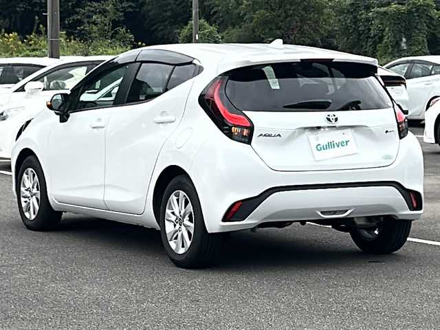 トヨタ アクア Z 佐賀県 2024(令6)年 0.7万km プラチナホワイトパールマイカ ワンオーナー/純正10.5インチディスプレイオーディオ/パノラマミックビューモニター/プリクラッシュセーフティ/レーンディパーチャーアラート/オートハイビーム/アダプティブクルーズコントロール/クリアランスソナー/ブラインドスポットモニター/リアクロストラフィックアラート/ビルトインETC/ステアリングリモコン/プッシュスタート/スマートキー/LEDヘッドライト/フォグライト/純正アルミホイール