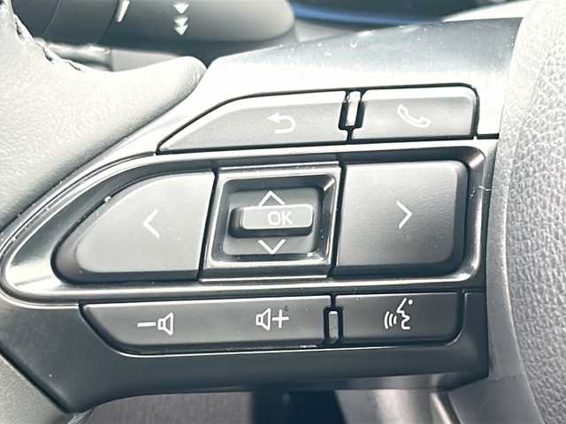 トヨタ アクア Z 佐賀県 2024(令6)年 0.7万km プラチナホワイトパールマイカ ワンオーナー/純正10.5インチディスプレイオーディオ/パノラマミックビューモニター/プリクラッシュセーフティ/レーンディパーチャーアラート/オートハイビーム/アダプティブクルーズコントロール/クリアランスソナー/ブラインドスポットモニター/リアクロストラフィックアラート/ビルトインETC/ステアリングリモコン/プッシュスタート/スマートキー/LEDヘッドライト/フォグライト/純正アルミホイール