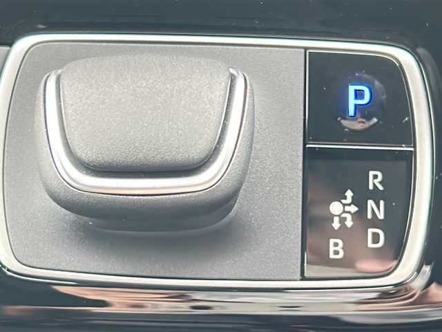 トヨタ アクア Z 佐賀県 2024(令6)年 0.7万km プラチナホワイトパールマイカ ワンオーナー/純正10.5インチディスプレイオーディオ/パノラマミックビューモニター/プリクラッシュセーフティ/レーンディパーチャーアラート/オートハイビーム/アダプティブクルーズコントロール/クリアランスソナー/ブラインドスポットモニター/リアクロストラフィックアラート/ビルトインETC/ステアリングリモコン/プッシュスタート/スマートキー/LEDヘッドライト/フォグライト/純正アルミホイール