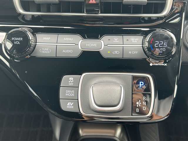 トヨタ アクア Z 佐賀県 2024(令6)年 0.7万km プラチナホワイトパールマイカ ワンオーナー/純正10.5インチディスプレイオーディオ/パノラマミックビューモニター/プリクラッシュセーフティ/レーンディパーチャーアラート/オートハイビーム/アダプティブクルーズコントロール/クリアランスソナー/ブラインドスポットモニター/リアクロストラフィックアラート/ビルトインETC/ステアリングリモコン/プッシュスタート/スマートキー/LEDヘッドライト/フォグライト/純正アルミホイール