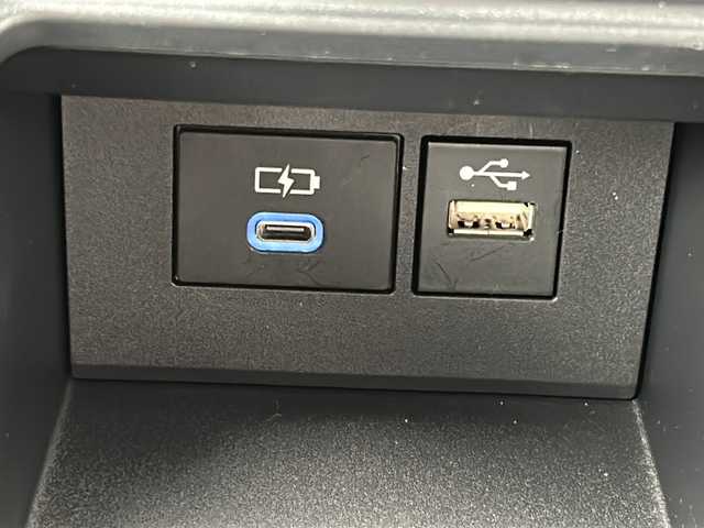 トヨタ アクア Z 佐賀県 2024(令6)年 0.7万km プラチナホワイトパールマイカ ワンオーナー/純正10.5インチディスプレイオーディオ/パノラマミックビューモニター/プリクラッシュセーフティ/レーンディパーチャーアラート/オートハイビーム/アダプティブクルーズコントロール/クリアランスソナー/ブラインドスポットモニター/リアクロストラフィックアラート/ビルトインETC/ステアリングリモコン/プッシュスタート/スマートキー/LEDヘッドライト/フォグライト/純正アルミホイール