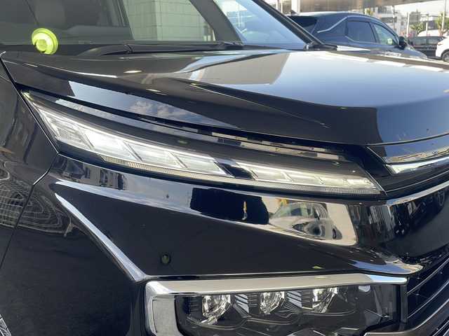 トヨタ ヴォクシー ハイブリッド S－Z 京都府 2023(令5)年 5万km アティチュードブラックマイカ 純正10インチナビ/純正14インチフリップダウンモニター/バックカメラ/レーダークルーズコントロール/レーンキープアシスト/衝突軽減システム/コーナーセンサー前後/ドライブレコーダー前後/ブレーキホールド/PCS・PDA・RSA・PKSB/前席シートヒーター/両側パワースライドドア/3眼LEDヘッドライト/nanoex/クリアランスソナー/ユニバーサルステップ/ETC2.0/純正17インチAW/保証書・取扱説明書