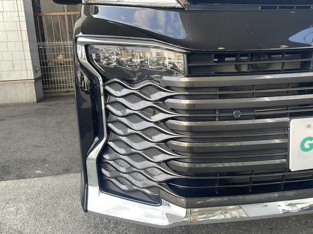 トヨタ ヴォクシー ハイブリッド S－Z 京都府 2023(令5)年 5万km アティチュードブラックマイカ 純正10インチナビ/純正14インチフリップダウンモニター/バックカメラ/レーダークルーズコントロール/レーンキープアシスト/衝突軽減システム/コーナーセンサー前後/ドライブレコーダー前後/ブレーキホールド/PCS・PDA・RSA・PKSB/前席シートヒーター/両側パワースライドドア/3眼LEDヘッドライト/nanoex/クリアランスソナー/ユニバーサルステップ/ETC2.0/純正17インチAW/保証書・取扱説明書