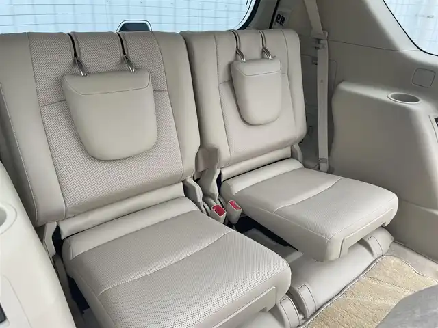 トヨタ ランドクルーザー プラド TX Lパッケージ 愛媛県 2022(令4)年 1.9万km ホワイトパールクリスタルシャイン Bluetooth接続/USB入力端子/ETC/バックカメラ/SDミュージックサーバー/フルセグTV/メモリナビ/DVD再生可能/サンルーフ/パワーシート/電動格納サードシート/シートヒーター/エアシート/ルーフレール/純正アルミホイール/白レザーシート/コンビハンドル/スペアタイヤ/追従走行付きクルーズコントロール/HDMI接続可能/ABS/横滑り防止装置/前後コーナーセンサー/レーンキープアシスト/盗難防止装置/オートマチックハイビーム/LEDヘッドライト/衝突被害軽減システム/カーテンエアバッグ