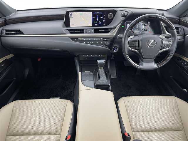 レクサス ＥＳ 300h 富山県 2020(令2)年 2万km サンライトグリーンマイカメタリック サンルーフ/ワンオーナー/純正ナビ(AM/FM/CD/DVD/BT)/フルセグTV/バックカメラ/レーダークルーズコントロール/レーンキープアシスト/衝突軽減ブレーキ/ブラインドスポットモニター/盗難防止装置/前後ドライブレコーダー/前後コーナーセンサー/前席エアシート/前席シートヒーター/ハンドルヒーター/オートブレーキホールド/電子パーキングブレーキ/ビルトインETC/パドルシフト/純正フロアマット/純正AW/オートマチックハイビーム/オートライト/カードキー/エンジンスターター/スマートキー/スペアキー1本/プッシュスタート/取扱説明書/保証書
