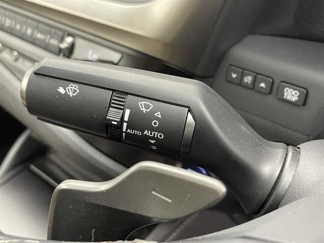 レクサス ＥＳ 300h 富山県 2020(令2)年 2万km サンライトグリーンマイカメタリック サンルーフ/ワンオーナー/純正ナビ(AM/FM/CD/DVD/BT)/フルセグTV/バックカメラ/レーダークルーズコントロール/レーンキープアシスト/衝突軽減ブレーキ/ブラインドスポットモニター/盗難防止装置/前後ドライブレコーダー/前後コーナーセンサー/前席エアシート/前席シートヒーター/ハンドルヒーター/オートブレーキホールド/電子パーキングブレーキ/ビルトインETC/パドルシフト/純正フロアマット/純正AW/オートマチックハイビーム/オートライト/カードキー/エンジンスターター/スマートキー/スペアキー1本/プッシュスタート/取扱説明書/保証書