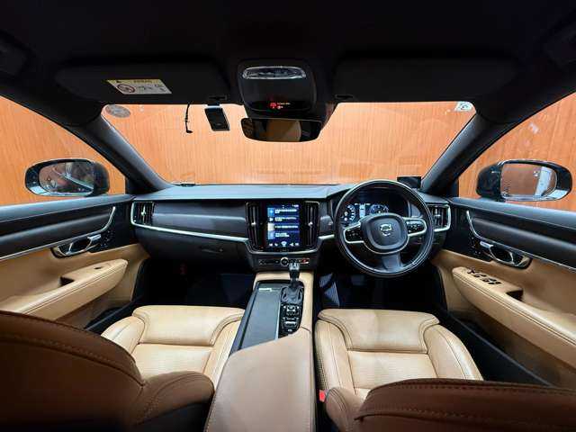 ボルボ Ｖ９０ クロスカントリー D4 AWD プロ 千葉県 2021(令3)年 5.6万km オニキスブラックP ＡＣＣ　/アンバー革シート　/ナビ　/ＴＶ　/Ｂｌｕｅｔｏｏｔｈ接続　/３６０°ＨＵＤ　/ｈａｒｍａｎｋａｒｄｏｎサウンド　/シートヒーター　/ステアリングヒーター　/電動リアゲート　/衝突軽減Ｂ　/ＢＳＭ　/ＬＫＡ　/ＥＴＣ