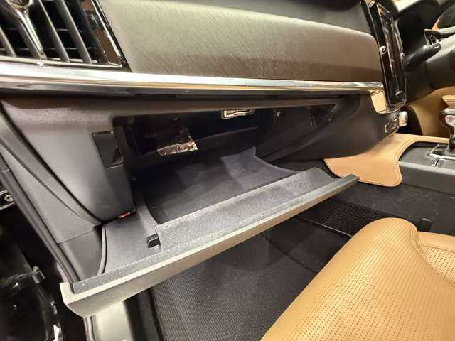 ボルボ Ｖ９０ クロスカントリー D4 AWD プロ 千葉県 2021(令3)年 5.6万km オニキスブラックP ＡＣＣ　/アンバー革シート　/ナビ　/ＴＶ　/Ｂｌｕｅｔｏｏｔｈ接続　/３６０°ＨＵＤ　/ｈａｒｍａｎｋａｒｄｏｎサウンド　/シートヒーター　/ステアリングヒーター　/電動リアゲート　/衝突軽減Ｂ　/ＢＳＭ　/ＬＫＡ　/ＥＴＣ