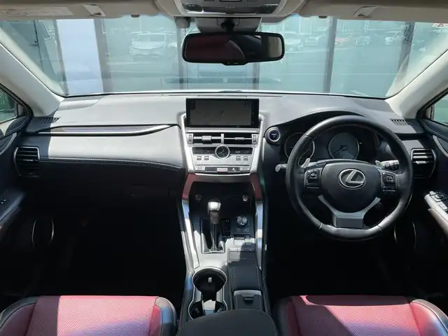 レクサス ＮＸ 300h バージョンL 香川県 2018(平30)年 2.4万km ソニッククォーツ 純正メモリーナビ/→AM/FM/CD/DVD/Bluetooth/フルセグTV/レーダークルーズコントロール/レーンキープアシスト/シートヒーター・エアシート/ハンドルヒーター/全方位カメラ/LEDヘッドライト/ビルトイン2.0ETC/メモリーシート/パワーシート/衝突軽減ブレーキ/パワーバックドア/レザーシート/純正18インチアルミホイール/横滑り防止装置/プッシュスタート/スマートキー/革巻きステアリング/ステアリングスイッチ