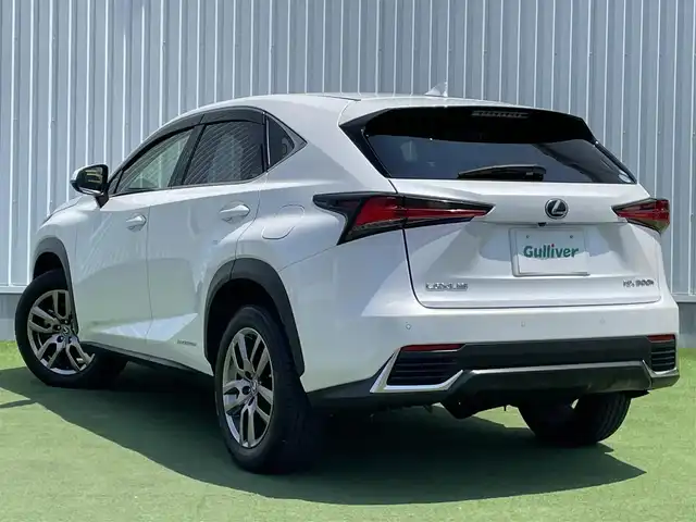 レクサス ＮＸ 300h バージョンL 香川県 2018(平30)年 2.4万km ソニッククォーツ 純正メモリーナビ/→AM/FM/CD/DVD/Bluetooth/フルセグTV/レーダークルーズコントロール/レーンキープアシスト/シートヒーター・エアシート/ハンドルヒーター/全方位カメラ/LEDヘッドライト/ビルトイン2.0ETC/メモリーシート/パワーシート/衝突軽減ブレーキ/パワーバックドア/レザーシート/純正18インチアルミホイール/横滑り防止装置/プッシュスタート/スマートキー/革巻きステアリング/ステアリングスイッチ