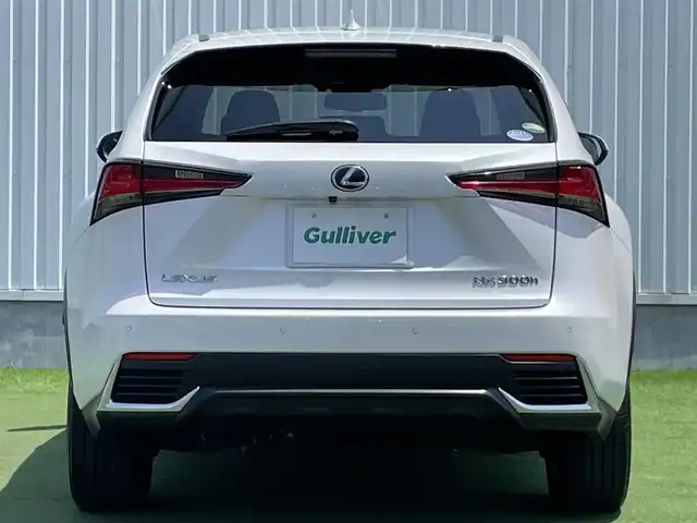 レクサス ＮＸ 300h バージョンL 香川県 2018(平30)年 2.4万km ソニッククォーツ 純正メモリーナビ/→AM/FM/CD/DVD/Bluetooth/フルセグTV/レーダークルーズコントロール/レーンキープアシスト/シートヒーター・エアシート/ハンドルヒーター/全方位カメラ/LEDヘッドライト/ビルトイン2.0ETC/メモリーシート/パワーシート/衝突軽減ブレーキ/パワーバックドア/レザーシート/純正18インチアルミホイール/横滑り防止装置/プッシュスタート/スマートキー/革巻きステアリング/ステアリングスイッチ