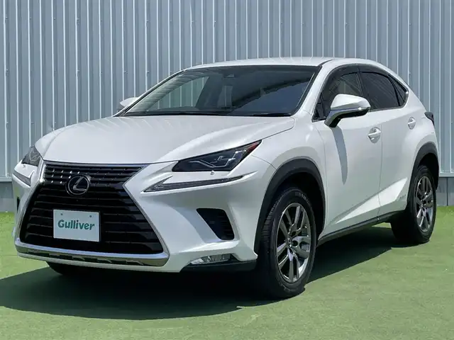 レクサス ＮＸ 300h バージョンL 香川県 2018(平30)年 2.4万km ソニッククォーツ 純正メモリーナビ/→AM/FM/CD/DVD/Bluetooth/フルセグTV/レーダークルーズコントロール/レーンキープアシスト/シートヒーター・エアシート/ハンドルヒーター/全方位カメラ/LEDヘッドライト/ビルトイン2.0ETC/メモリーシート/パワーシート/衝突軽減ブレーキ/パワーバックドア/レザーシート/純正18インチアルミホイール/横滑り防止装置/プッシュスタート/スマートキー/革巻きステアリング/ステアリングスイッチ