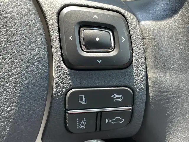 レクサス ＮＸ 300h バージョンL 香川県 2018(平30)年 2.4万km ソニッククォーツ 純正メモリーナビ/→AM/FM/CD/DVD/Bluetooth/フルセグTV/レーダークルーズコントロール/レーンキープアシスト/シートヒーター・エアシート/ハンドルヒーター/全方位カメラ/LEDヘッドライト/ビルトイン2.0ETC/メモリーシート/パワーシート/衝突軽減ブレーキ/パワーバックドア/レザーシート/純正18インチアルミホイール/横滑り防止装置/プッシュスタート/スマートキー/革巻きステアリング/ステアリングスイッチ