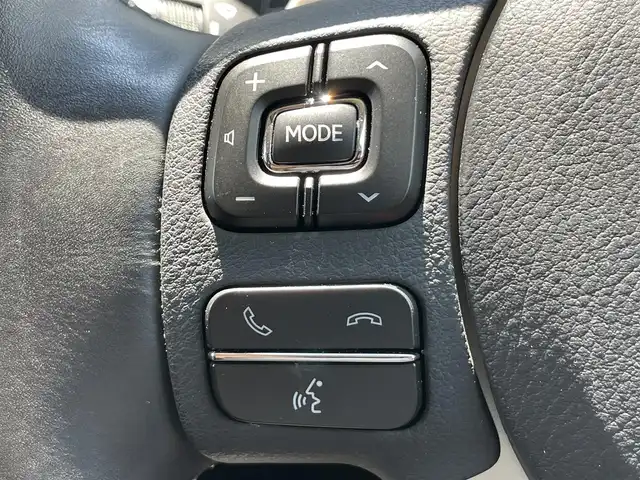 レクサス ＮＸ 300h バージョンL 香川県 2018(平30)年 2.4万km ソニッククォーツ 純正メモリーナビ/→AM/FM/CD/DVD/Bluetooth/フルセグTV/レーダークルーズコントロール/レーンキープアシスト/シートヒーター・エアシート/ハンドルヒーター/全方位カメラ/LEDヘッドライト/ビルトイン2.0ETC/メモリーシート/パワーシート/衝突軽減ブレーキ/パワーバックドア/レザーシート/純正18インチアルミホイール/横滑り防止装置/プッシュスタート/スマートキー/革巻きステアリング/ステアリングスイッチ