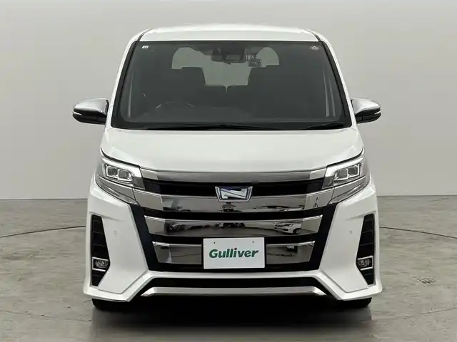 トヨタ ノア ハイブリッド Si ダブルバイビーⅢ 福岡県 2020(令2)年 6.9万km ホワイトパールクリスタルシャイン ワンオーナー　/純正ナビ／フルセグＴＶ　/バックカメラ　/クルーズコントロール　/コーナーセンサー　/衝突軽減　/レーンキープ　/アクセル踏み間違い防止　/両側電動スライドドア　/ハーフレザー　/シートヒーター　/ＬＥＤ