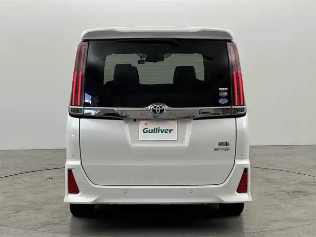 トヨタ ノア ハイブリッド Si ダブルバイビーⅢ 福岡県 2020(令2)年 6.9万km ホワイトパールクリスタルシャイン ワンオーナー　/純正ナビ／フルセグＴＶ　/バックカメラ　/クルーズコントロール　/コーナーセンサー　/衝突軽減　/レーンキープ　/アクセル踏み間違い防止　/両側電動スライドドア　/ハーフレザー　/シートヒーター　/ＬＥＤ