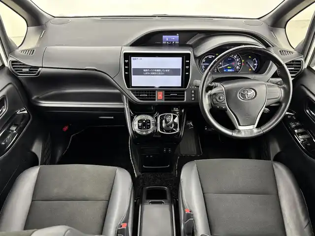 トヨタ ノア ハイブリッド Si ダブルバイビーⅢ 福岡県 2020(令2)年 6.9万km ホワイトパールクリスタルシャイン ワンオーナー　/純正ナビ／フルセグＴＶ　/バックカメラ　/クルーズコントロール　/コーナーセンサー　/衝突軽減　/レーンキープ　/アクセル踏み間違い防止　/両側電動スライドドア　/ハーフレザー　/シートヒーター　/ＬＥＤ