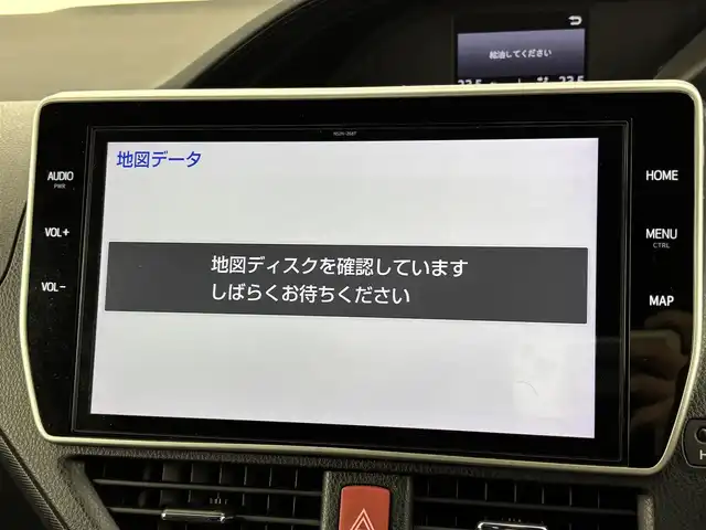 トヨタ ノア ハイブリッド Si ダブルバイビーⅢ 福岡県 2020(令2)年 6.9万km ホワイトパールクリスタルシャイン ワンオーナー　/純正ナビ／フルセグＴＶ　/バックカメラ　/クルーズコントロール　/コーナーセンサー　/衝突軽減　/レーンキープ　/アクセル踏み間違い防止　/両側電動スライドドア　/ハーフレザー　/シートヒーター　/ＬＥＤ