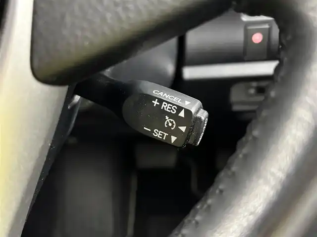 トヨタ ノア ハイブリッド Si ダブルバイビーⅢ 福岡県 2020(令2)年 6.9万km ホワイトパールクリスタルシャイン ワンオーナー　/純正ナビ／フルセグＴＶ　/バックカメラ　/クルーズコントロール　/コーナーセンサー　/衝突軽減　/レーンキープ　/アクセル踏み間違い防止　/両側電動スライドドア　/ハーフレザー　/シートヒーター　/ＬＥＤ