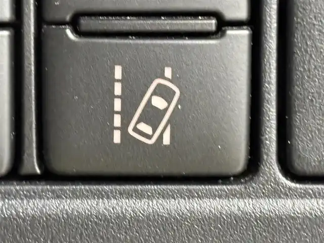 トヨタ ノア ハイブリッド Si ダブルバイビーⅢ 福岡県 2020(令2)年 6.9万km ホワイトパールクリスタルシャイン ワンオーナー　/純正ナビ／フルセグＴＶ　/バックカメラ　/クルーズコントロール　/コーナーセンサー　/衝突軽減　/レーンキープ　/アクセル踏み間違い防止　/両側電動スライドドア　/ハーフレザー　/シートヒーター　/ＬＥＤ