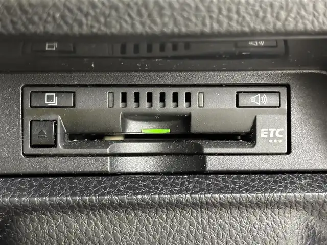 トヨタ ノア ハイブリッド Si ダブルバイビーⅢ 福岡県 2020(令2)年 6.9万km ホワイトパールクリスタルシャイン ワンオーナー　/純正ナビ／フルセグＴＶ　/バックカメラ　/クルーズコントロール　/コーナーセンサー　/衝突軽減　/レーンキープ　/アクセル踏み間違い防止　/両側電動スライドドア　/ハーフレザー　/シートヒーター　/ＬＥＤ