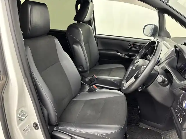 トヨタ ノア ハイブリッド Si ダブルバイビーⅢ 福岡県 2020(令2)年 6.9万km ホワイトパールクリスタルシャイン ワンオーナー　/純正ナビ／フルセグＴＶ　/バックカメラ　/クルーズコントロール　/コーナーセンサー　/衝突軽減　/レーンキープ　/アクセル踏み間違い防止　/両側電動スライドドア　/ハーフレザー　/シートヒーター　/ＬＥＤ