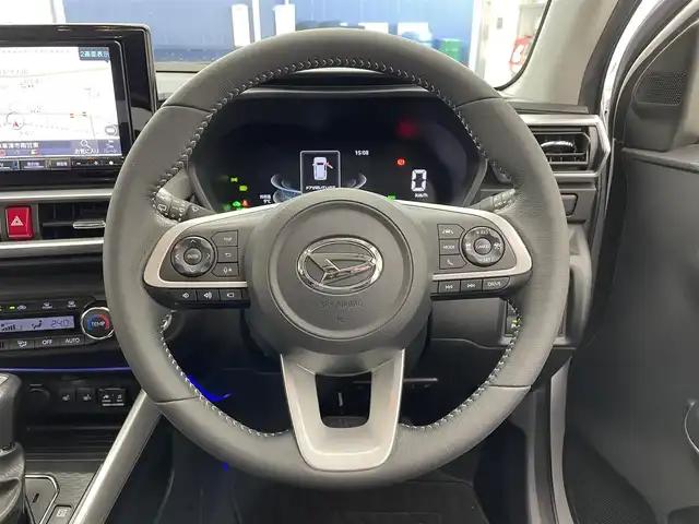 ダイハツ ロッキー プレミアム G HEV 滋賀県 2022(令4)年 4.3万km ブラックマイカメタリック/シャイニングホワイトパール 純正９インチナビ/(CD/DVD/SD/HDMI/フルセグTV)/バックカメラ/ハーフレザーシート/シートヒーター/ETC/ドライブレコーダー(SD無)/純正フロアマット/オートライト/LEDヘッドライト