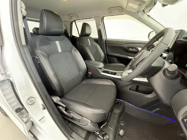 ダイハツ ロッキー プレミアム G HEV 滋賀県 2022(令4)年 4.3万km ブラックマイカメタリック/シャイニングホワイトパール 純正９インチナビ/(CD/DVD/SD/HDMI/フルセグTV)/バックカメラ/ハーフレザーシート/シートヒーター/ETC/ドライブレコーダー(SD無)/純正フロアマット/オートライト/LEDヘッドライト