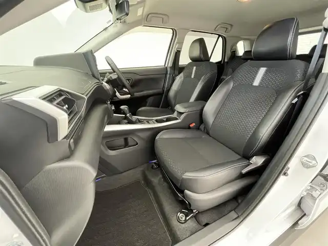 ダイハツ ロッキー プレミアム G HEV 滋賀県 2022(令4)年 4.3万km ブラックマイカメタリック/シャイニングホワイトパール 純正９インチナビ/(CD/DVD/SD/HDMI/フルセグTV)/バックカメラ/ハーフレザーシート/シートヒーター/ETC/ドライブレコーダー(SD無)/純正フロアマット/オートライト/LEDヘッドライト