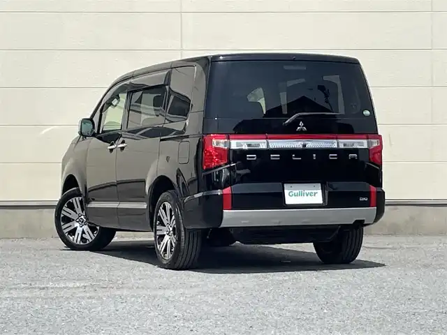 三菱 デリカＤ：５ P 茨城県 2020(令2)年 7.4万km ダイヤモンドブラックマイカ 10インチ純正ナビ/全方位カメラ/革巻きステアリング/ステアリングスイッチ/パドルシフト/プッシュスタート/両側パワースライドドア/パワーバックドア/パワーシート/シートヒーター/LEDヘッドライト/レーダークルーズコントロール/電子式パーキング