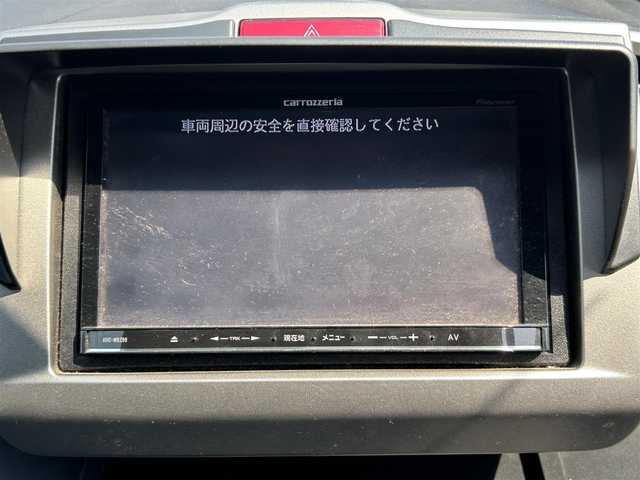 ホンダ フリード スパイク G ジャストセレクション 道央・札幌 2011(平23)年 11.1万km プレミアムホワイトパール ・4WD/・社外SDナビ/・CD/DVD/BT/AUX/・フルセグTV/・両側スライドドア/・布シート/・キセノンヘッドライト/・オートライト/・電動格納ミラー/・ドアバイザー/・純正15インチAW/・リモコンキー/・スペアキー/・社外エンジンスターター/・保証書/・取扱説明書